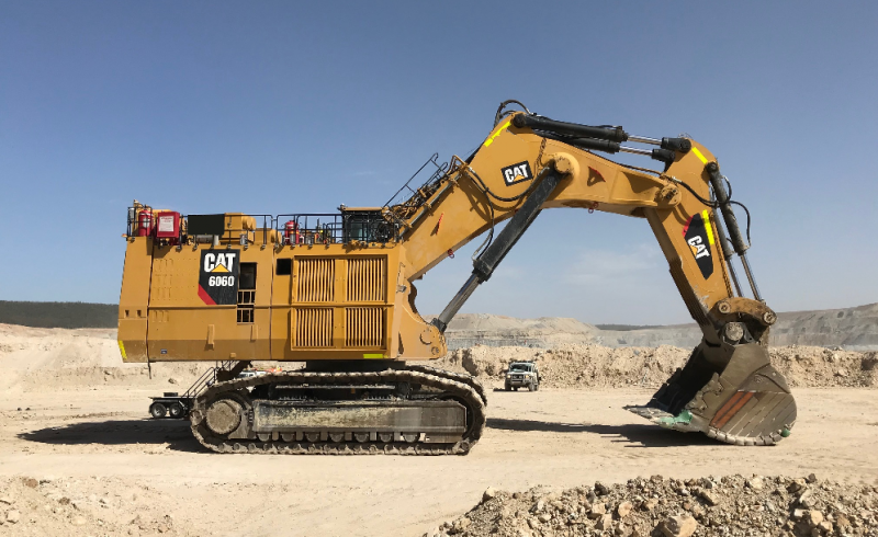 IMAGE_CAT_6060_BH_Excavator_Truck